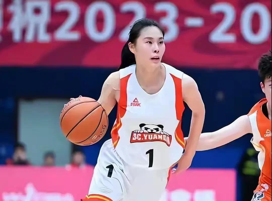 包含王思雨22年女篮世预赛个人集锦，对阵美国砍17分6助攻的词条