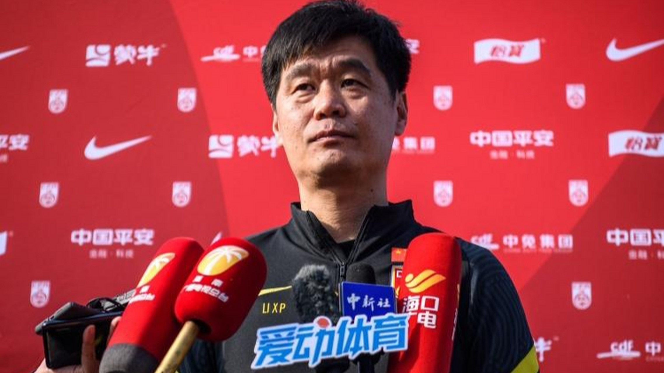足球报:国足选帅是当务之急新帅无疑面临极大的考验的简单介绍