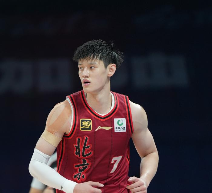 曾凡博伤病评测未达标无缘出战男篮亚洲杯
